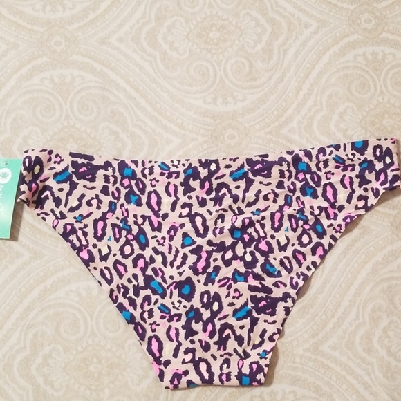 Fun Leopard Skin Print Panty - Picture 2 of 2